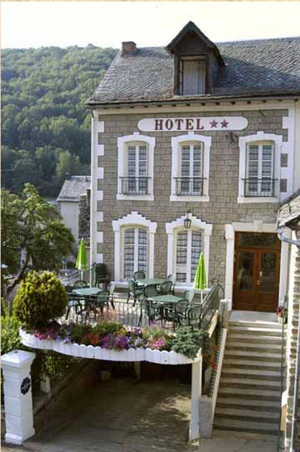 Hotel Des Voyageurs Saint-Chély-dʼAubrac Esterno foto