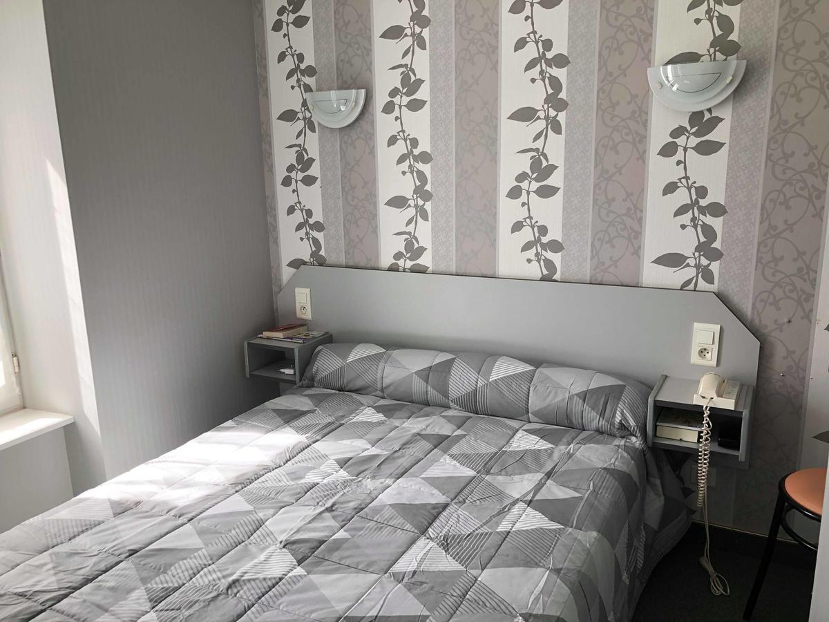 Hotel Des Voyageurs Saint-Chély-dʼAubrac Esterno foto